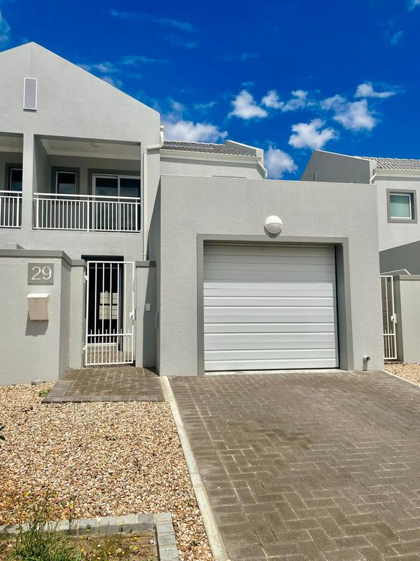 To Let 3 Bedroom Property for Rent in Pinehurst Western Cape